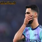 8 Potret ‘Bond Girl’ Awet Muda di Usia 74 Tahun, Ungkap Tips Sehat Tanpa Diet